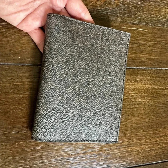 Michael Kors Jet set fold wallet - Picture 8 of 12